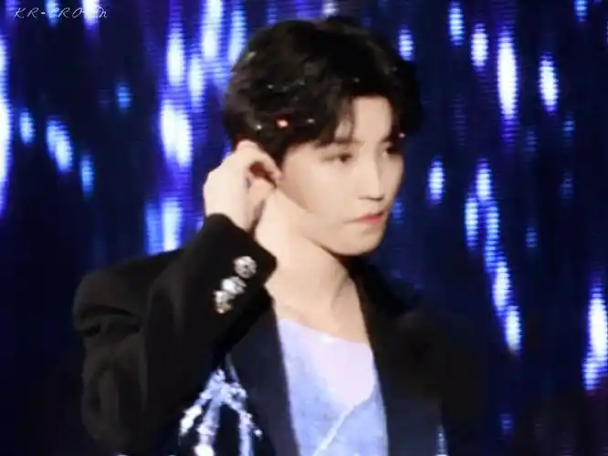 王俊凯超话#为君加冕,伴君成王#  如果記憶是一個罐頭,我希望他永遠不