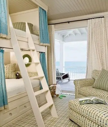 我想把普通的小型卧室如何分成上下两层?