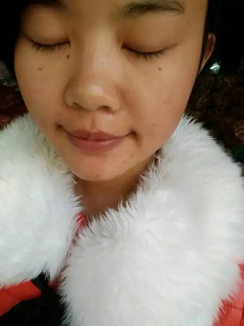 像这种衣服皮肤黄的人穿着可以嘛?