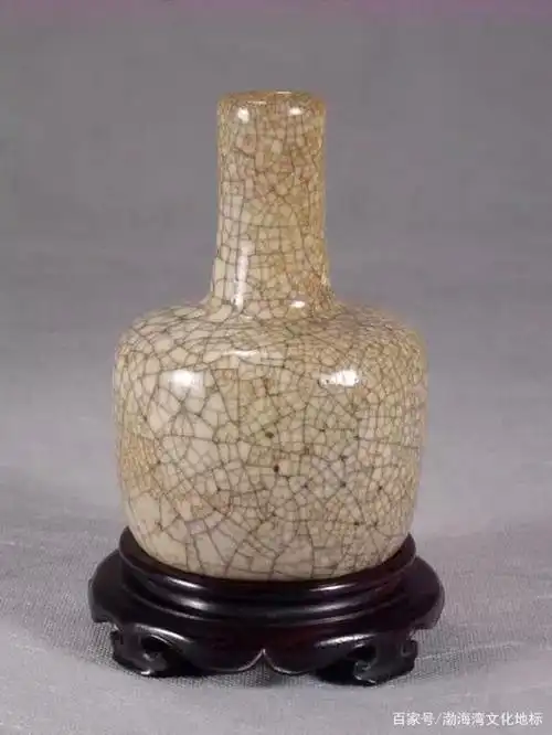 宋代 哥窑 纸槌瓶(观复博物馆藏)