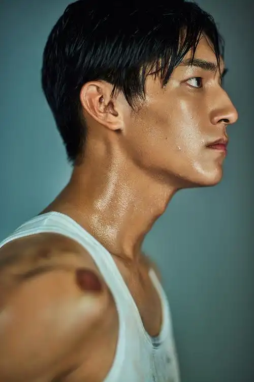 解锁硬汉封印杨旭文最新写真演绎行走的荷尔蒙