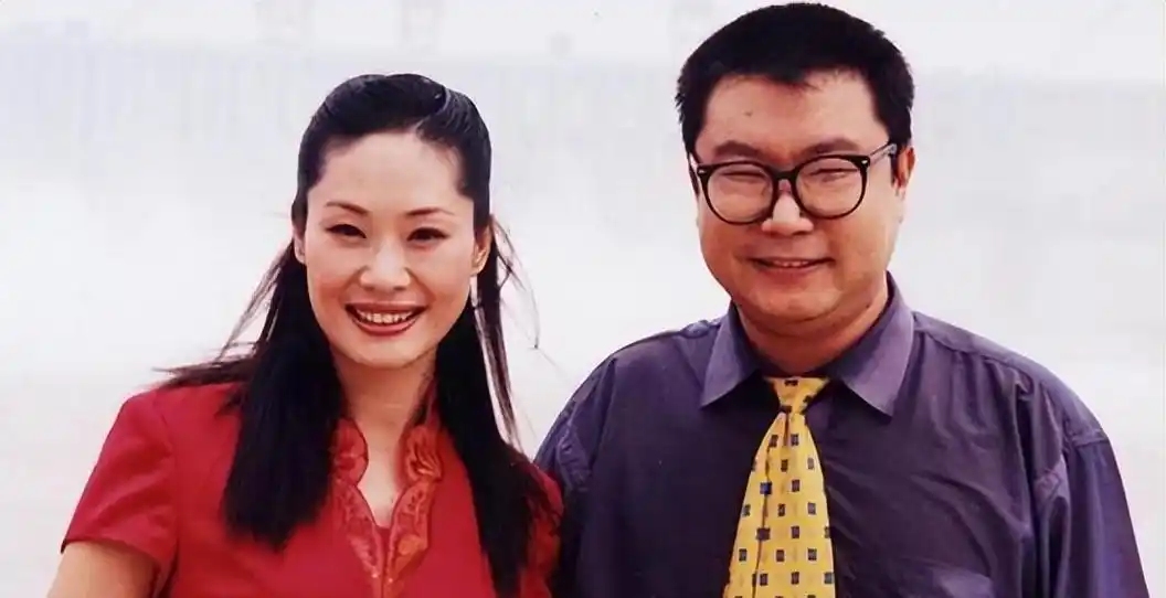 从尹相杰的遭遇看娱乐圈的喜怒哀乐 近期,歌手尹相杰因涉及毒品问题