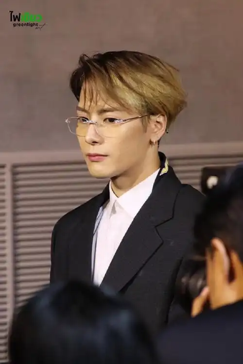 泰国雀巢咖啡品牌活动@王嘉尔相关媒体图谁能抵挡住眼镜嘉的魅力03