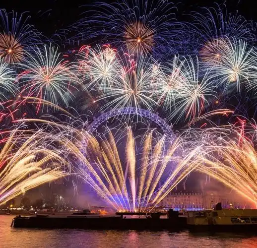 新年快乐悉尼2021.01.01烟花图片来自网络