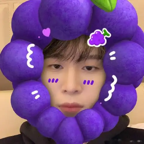 恭喜范丞丞微博粉丝喜提2000万请查收720度无死角的自拍九宫格