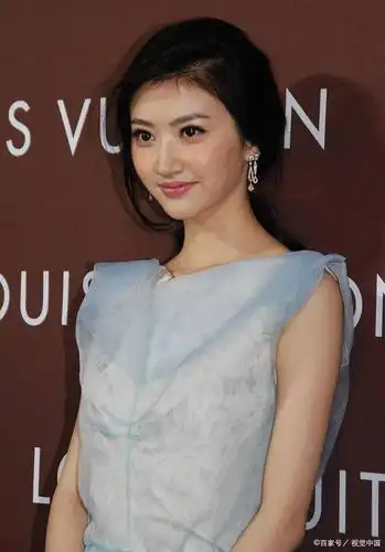 景甜惊艳亮相,身姿妙曼气质优雅