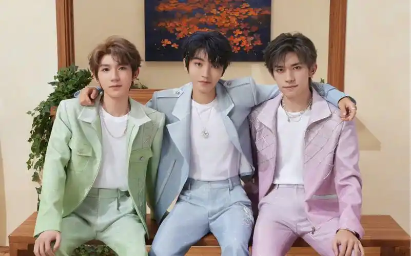 tfboys十年之约演唱会/串烧加《heart》