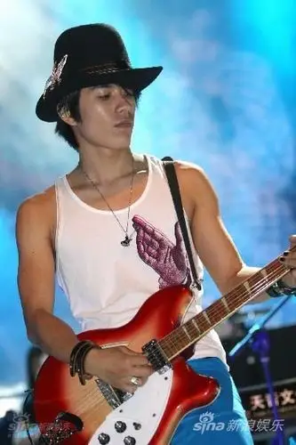 苏打绿刘家凯公布婚讯 疑是"奉子成婚"