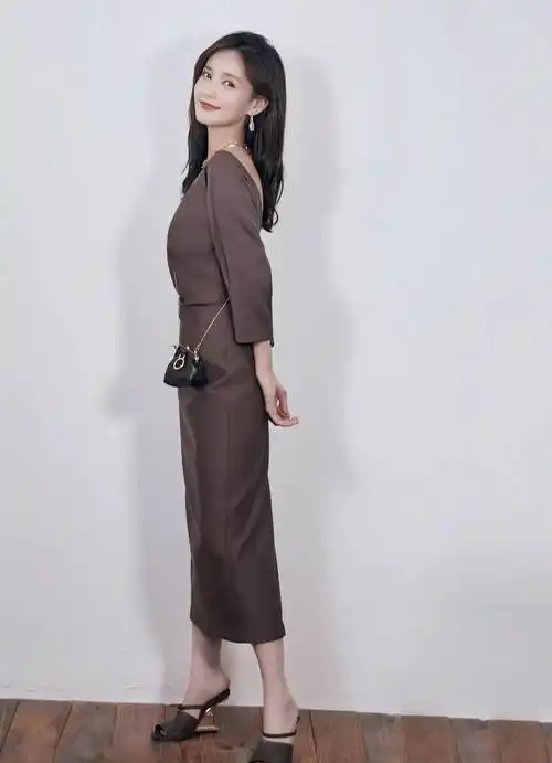 90后花旦李一桐写真清纯姣美小家碧玉