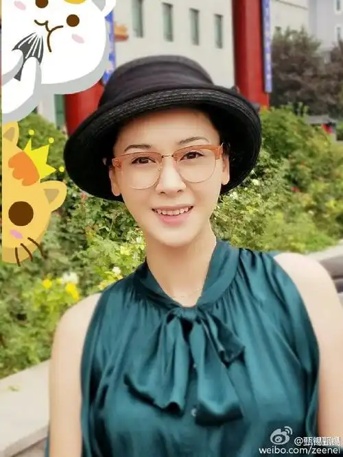 28岁嫁大8岁二婚演员,3年生下一儿一女,今33岁就不拍戏了_甄锡