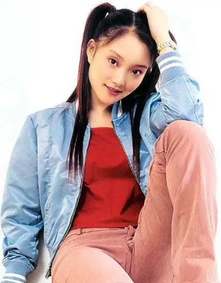 李小璐 实际身高:161cm  宣称身高:164cm  虚报:3cm