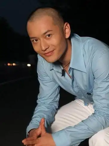 男星光头考验颜值 胡歌霍建华帅李易峰谢霆锋黄晓明郑恺