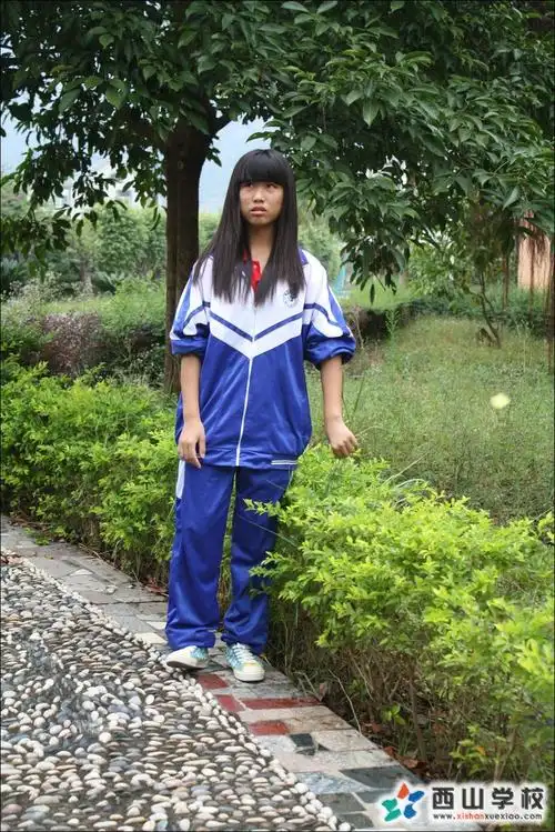 福建西山学校2014年高中部高一1班吴方挂历照