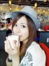 姓名:葛晓倩 身高: 171 体重: 经常变化中 血型: o型 就读于:上海金融