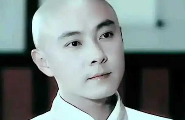 香港的"光头男神"张卫健,为何舍得把自己英俊小生的形象舍下?