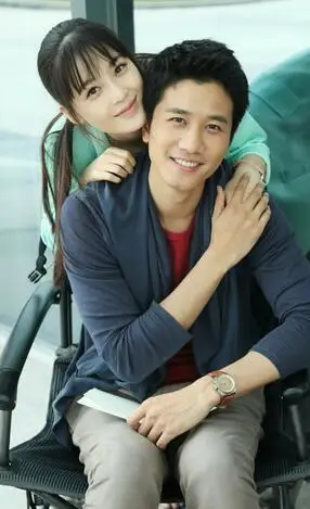 彭冠英张含韵恋情添新证 传男方曾和赵韩樱子公开恋情