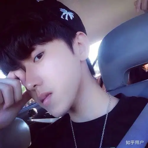 蔡徐坤到底有没有整容?