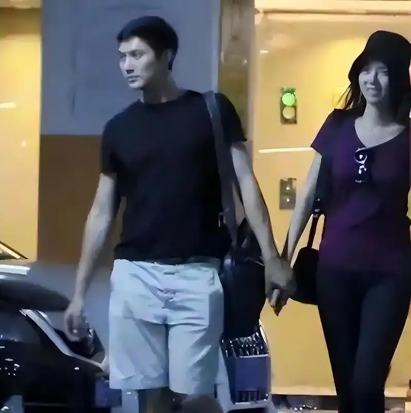 回顾世界小姐张梓琳37岁生二胎不嫁豪门嫁爱情老公颜值超高