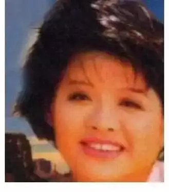 韩红自称曾是大学校花很多人不信看到照片叫人眼前一亮