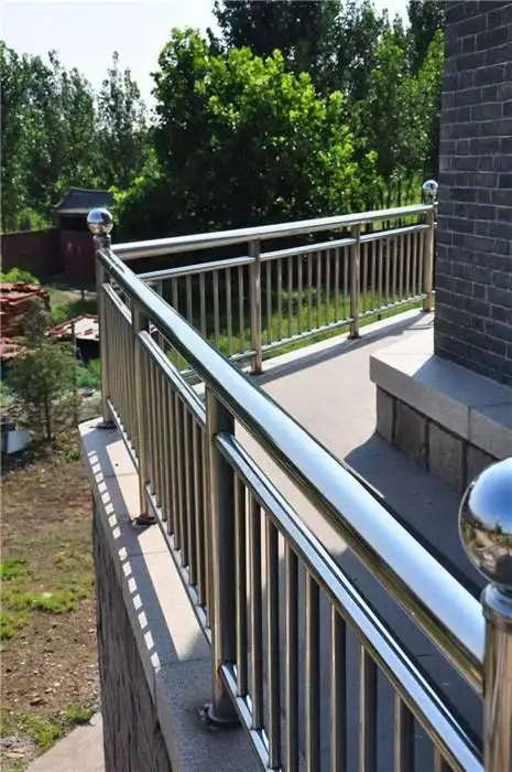 无锡不锈钢楼梯栏杆扶手安装学校商场公园不锈钢安全围栏杆维修