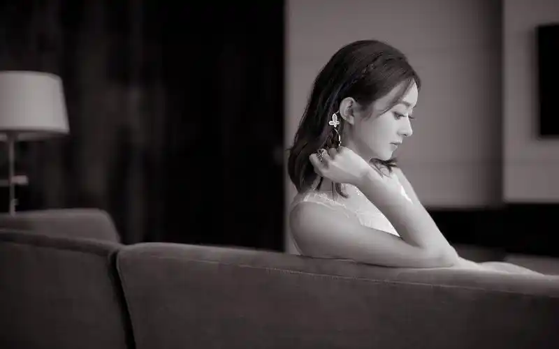 原图你的电脑分辨率(1600x1600)→生成壁纸显示:√欣赏模式全屏模式