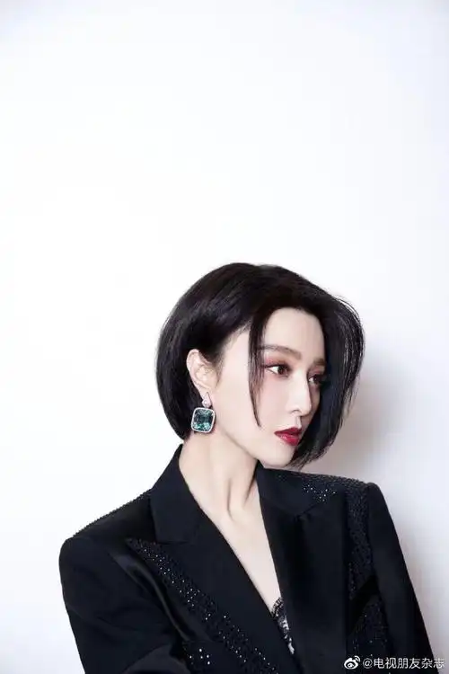 范冰冰侧颜# 范冰冰在绿洲晒出侧颜照,朦. 来自电视朋友杂志 - 微博