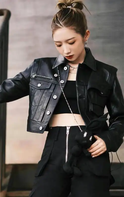 孟美岐高清俏丽美照楚楚动人