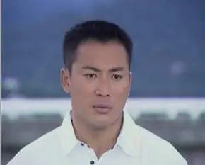 江宏恩在电视节目侧拍