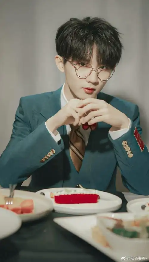 马嘉祺[超话]##初恋男孩马嘉祺# -2021年. 来自秋语书香- - 微博