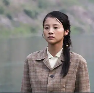 单红(章龄之 饰)