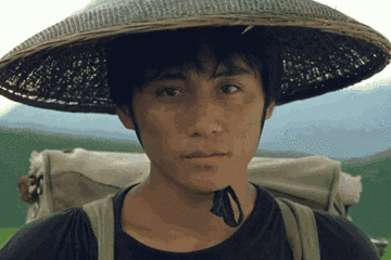 《蓝宇》中的蓝宇面对捍东时所流露出的充满爱意的眼神↓这双痴情