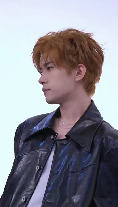 易烊千玺30秒循环切换##易烊千玺发色好显白