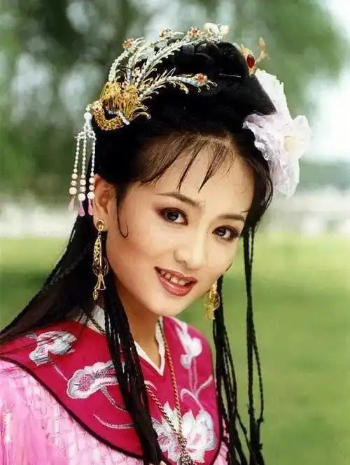 昌平公主一开始是要嫁给袁不屈的,但是因为他已经和杜冰雁相爱,于是