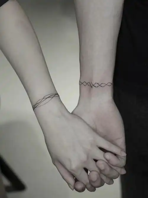 freehand简约耐看#温州纹身  #纹身也清新  #手环纹身  #情侣纹身