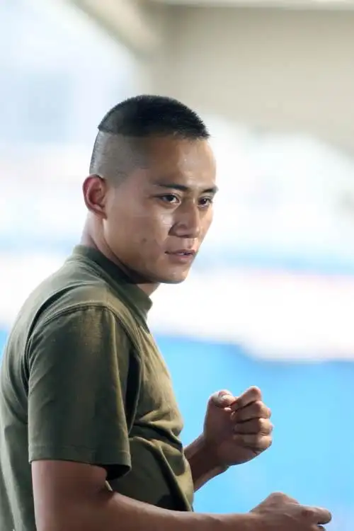 刘烨在《硬汉》中的锅盖头造型第17届中国金鸡百花电影节即将于9月10