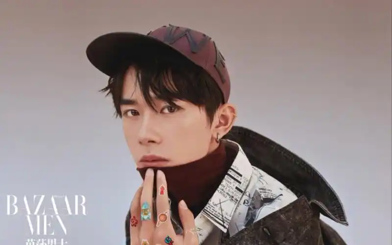 171129易烊千玺芭莎男士 十二月刊 杂志封面