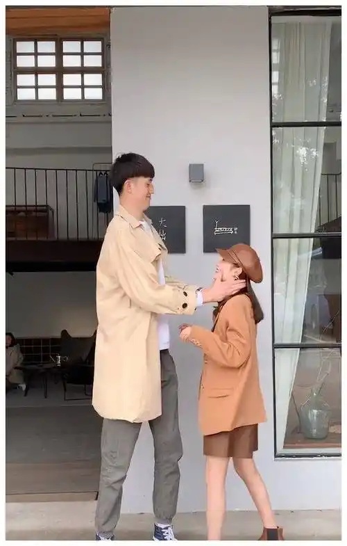 168205最萌身高差日常情侣装出门回头率百分百