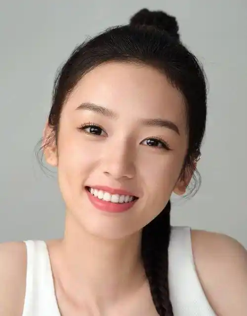 女演员周也,不仅颜值高,而且演技特别好,身材也非常完美_电影_中国_女