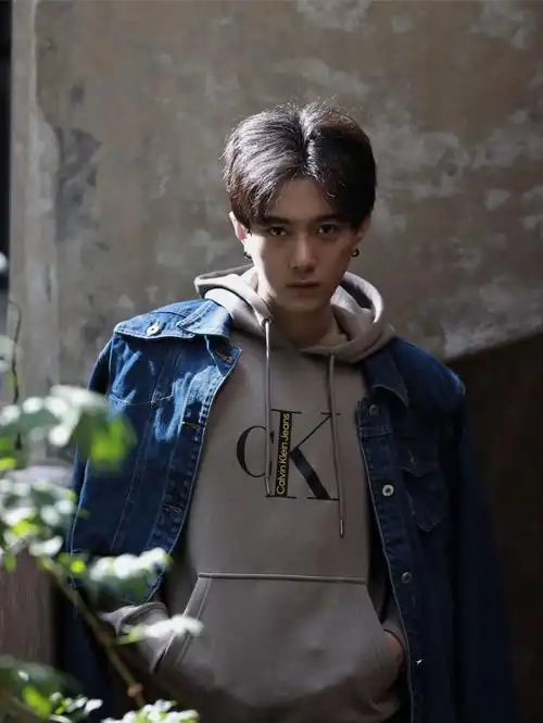 男生穿搭高级痞帅暗黑系牛仔穿搭