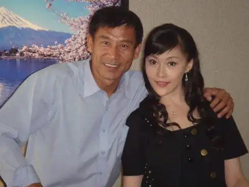 但要成为百姓熟知的明星,光靠自己的努力还是不够的,师小红说:"有的