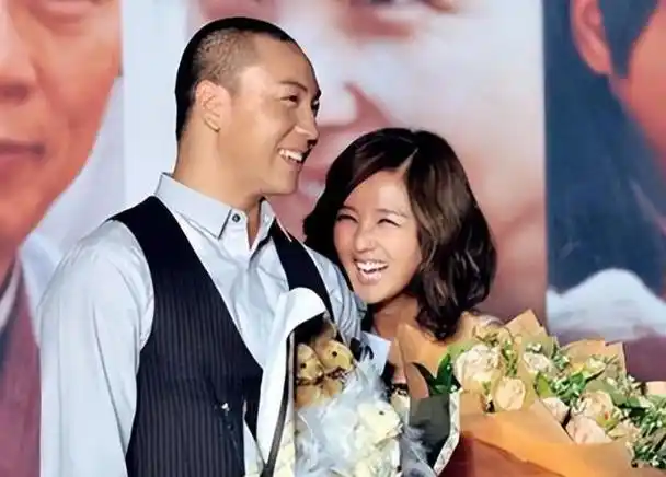 十多年后再看何洁释小龙,一个身价过亿,一个证实郭德纲没说错