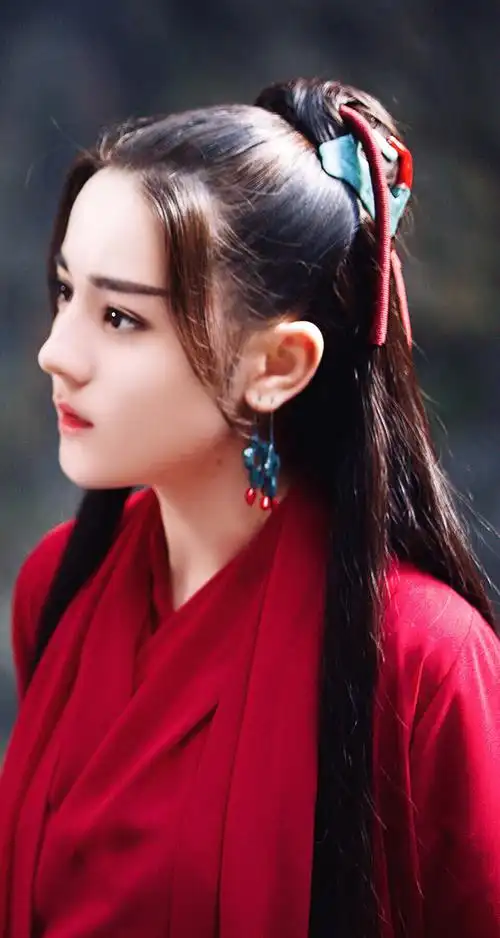 迪丽热巴烈火如歌