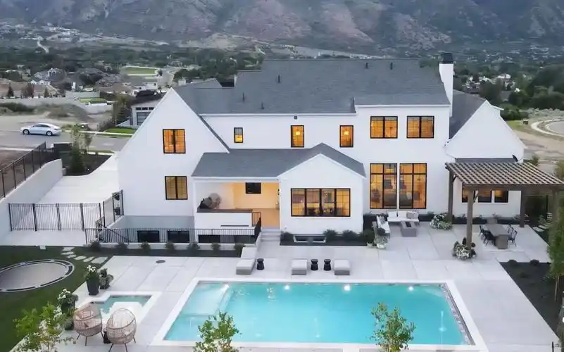 犹他州alpine带室内篮球场的豪华别墅_哔哩哔哩_bilibili