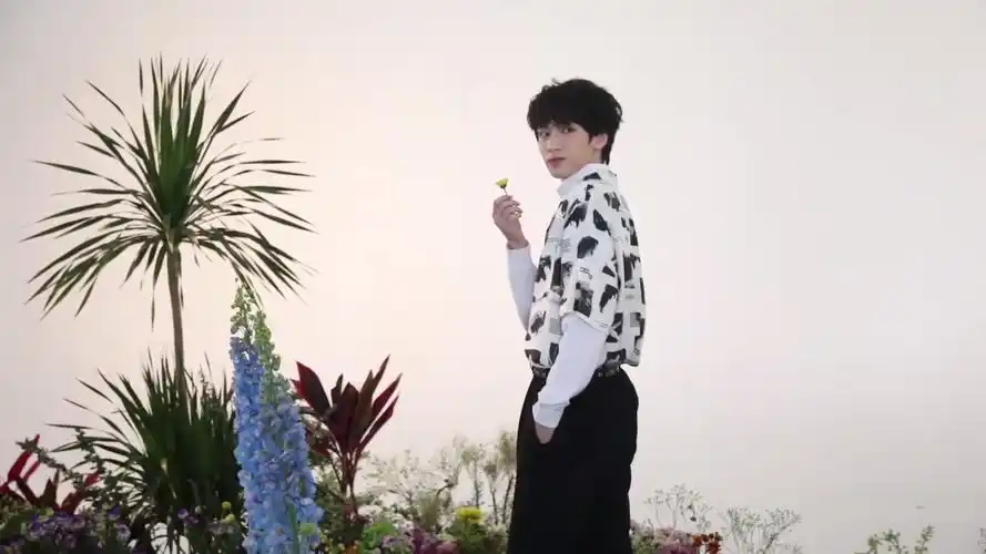 严浩翔,贺峻霖,明注. - 堆糖,美图壁纸兴趣社区