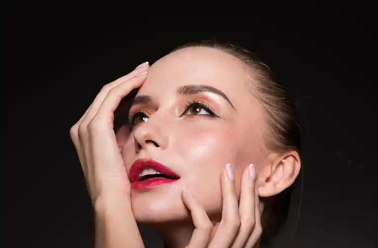 低饱和脸部特写 - 原创作品 - 站酷(zcool)