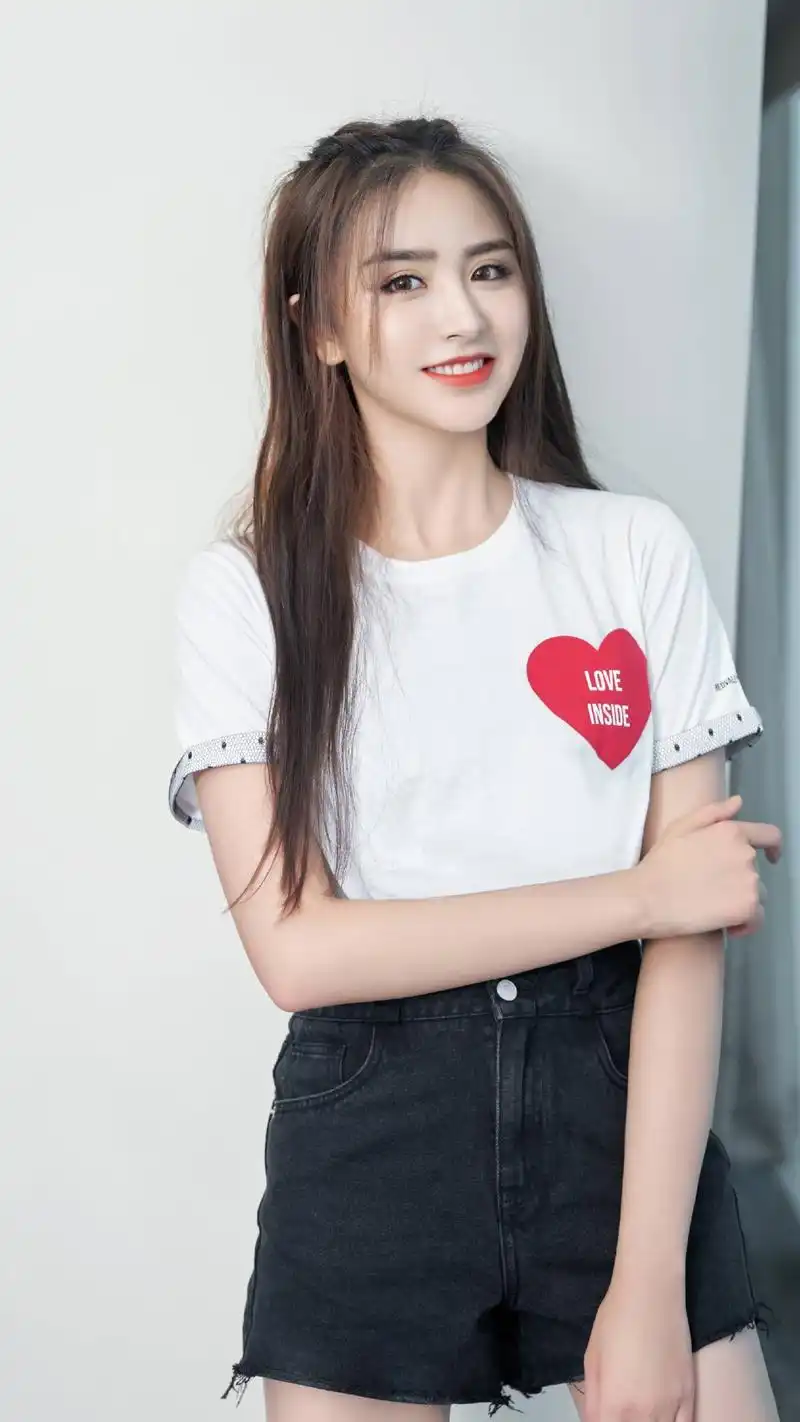 元气爱豆金子涵,又美又仙,能唱会跳,来看美美哒照片