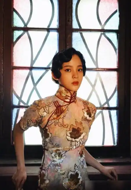 欧阳娜娜晒新片剧照,演民国少女灵气十足,网友力赞:颜值巅峰