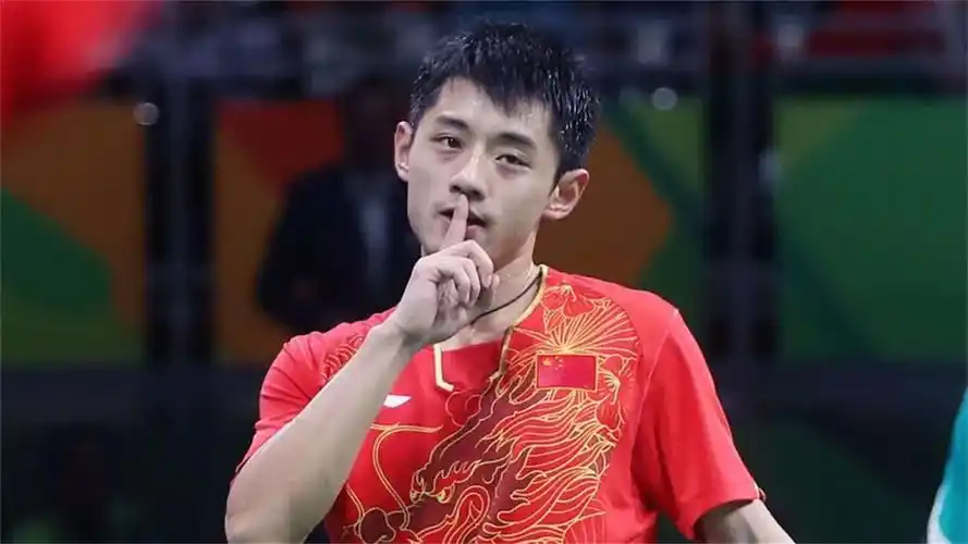 张继科打球合集在节目上打乒乓球炫球技,用平底锅打球都能赢