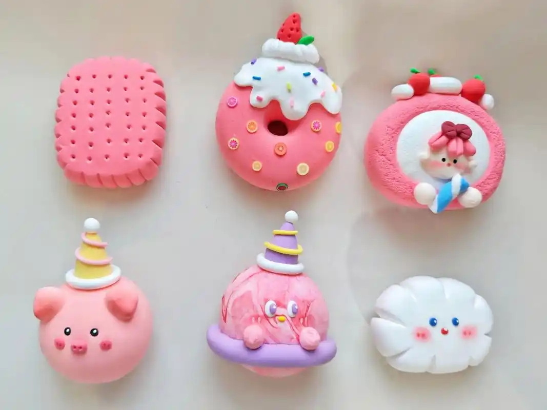 粉色好少女心呀|黏土冰箱贴花束 粉粉嫩嫩的颜色 捏的有甜甜圈93