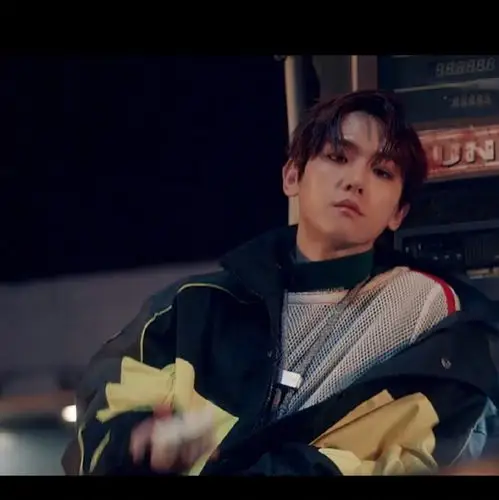 边伯贤《love shot》mv